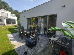 Pronájem rodinného domu, Praha - Vinoř, Chvojenecká, 417 m2