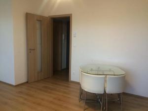 Pronájem bytu 1+kk, Praha - Malešice, Počernická, 30 m2