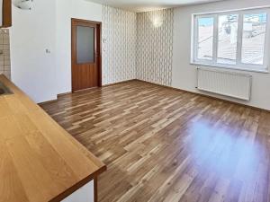 Pronájem bytu 2+kk, Praha - Holešovice, U Uranie, 41 m2