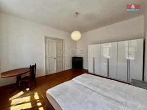 Pronájem bytu 2+1, Praha - Smíchov, Klicperova, 63 m2