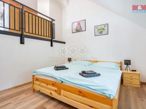 Pronájem atypického bytu, Hoštice, 80 m2