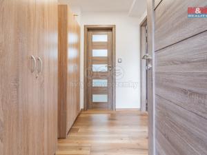 Pronájem atypického bytu, Hoštice, 80 m2