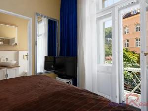 Pronájem bytu 2+1, Karlovy Vary, Zámecký vrch, 51 m2