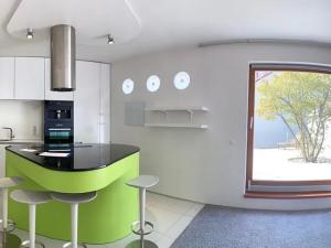 Pronájem bytu 2+kk, Praha - Holešovice, Varhulíkové, 67 m2
