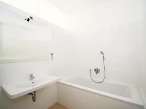 Pronájem bytu 2+kk, Praha - Vinohrady, Římská, 45 m2