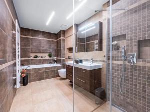 Pronájem bytu 4+kk, Praha - Vysočany, Svatošových, 126 m2