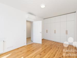 Pronájem bytu 2+kk, Praha, Muzikova, 60 m2