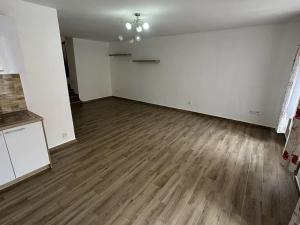Pronájem bytu 2+kk, Moravské Budějovice, nám. Míru, 55 m2