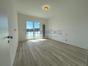 Pronájem bytu 2+kk, České Budějovice, Branišovská, 69 m2