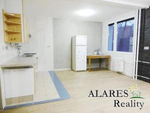 Pronájem bytu 1+kk, Praha - Střížkov, Vysočanská, 40 m2