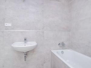 Pronájem bytu 2+kk, Praha - Vinohrady, Perucká, 47 m2