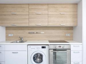 Pronájem bytu 1+kk, Praha - Záběhlice, Topolová, 31 m2