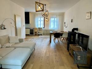 Pronájem bytu 3+kk, Praha - Hlubočepy, Hlubočepská, 103 m2