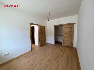 Prodej bytu 2+kk, Třeština, 60 m2