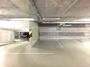 Pronájem garážového stání, Praha - Nusle, Kloboučnická, 13 m2