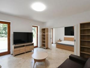 Pronájem bytu 2+kk, Praha - Bubeneč, Mlýnská, 58 m2