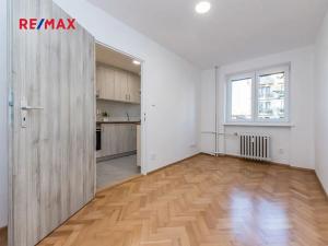 Pronájem bytu 3+1, Praha - Zbraslav, Nezvalova, 56 m2