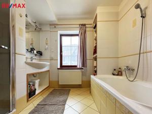 Prodej rodinného domu, Bystřec, 400 m2