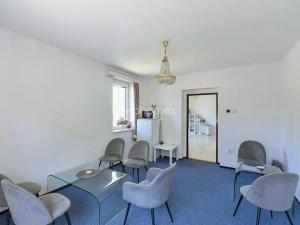 Pronájem vily, Praha - Lhotka, Na dlouhé mezi, 280 m2