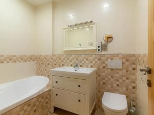 Prodej bytu 3+1, Praha, Zenklova, 76 m2