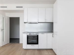 Pronájem bytu 1+kk, Praha - Hloubětín, Sobí, 33 m2