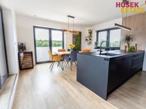 Prodej bytu 4+kk, Holubice, 135 m2