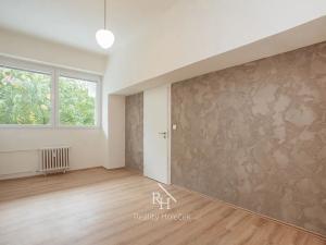 Pronájem bytu 2+kk, Kladno, náměstí Sítná, 44 m2