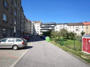 Prodej garážového stání, Jičín, Ruská, 14 m2