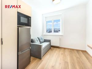 Pronájem bytu 1+kk, Praha - Libeň, náměstí Dr. Václava Holého, 21 m2