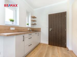 Pronájem bytu 1+kk, Praha - Libeň, náměstí Dr. Václava Holého, 21 m2