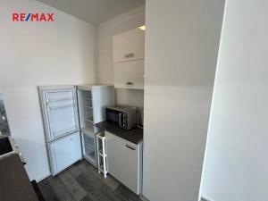 Pronájem bytu 2+kk, Praha - Kamýk, Smotlachova, 44 m2