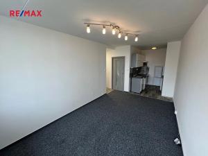 Pronájem bytu 2+kk, Praha - Kamýk, Smotlachova, 44 m2