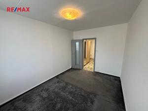 Pronájem bytu 2+kk, Praha - Kamýk, Smotlachova, 44 m2