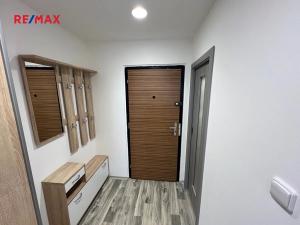 Pronájem bytu 2+kk, Praha - Kamýk, Smotlachova, 44 m2