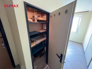 Pronájem bytu 2+kk, Praha - Kamýk, Smotlachova, 44 m2