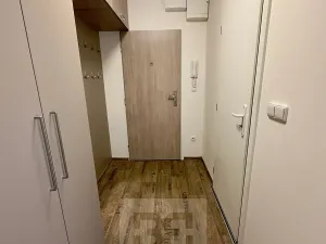 Pronájem bytu 2+kk, Praha - Bohnice, Zelenohorská, 43 m2