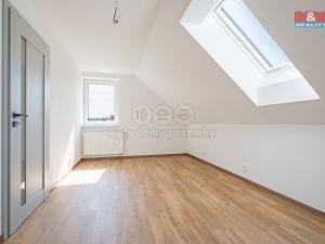 Prodej bytu 3+kk, Černá v Pošumaví - Bližná, 83 m2