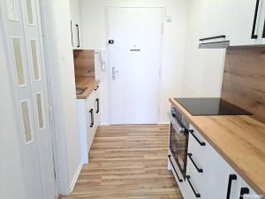 Pronájem bytu 1+kk, Hradec Králové, Nerudova, 31 m2
