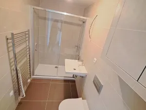 Pronájem bytu 1+kk, Praha - Dolní Chabry, Ládevská, 35 m2