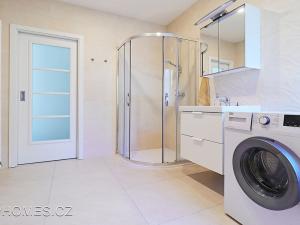 Pronájem bytu 2+kk, Praha - Dolní Chabry, Pod zámečkem, 60 m2