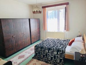 Prodej vily, Kamenné Žehrovice, Revoluční, 310 m2