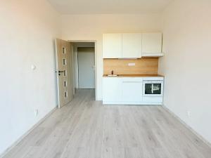 Pronájem bytu 1+kk, Milovice, Slepá, 23 m2