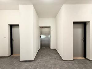 Pronájem bytu 1+kk, Milovice, Slepá, 23 m2