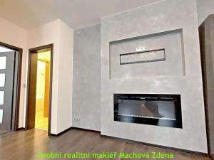 Pronájem bytu 3+kk, Praha - Vysočany, Na Harfě, 66 m2