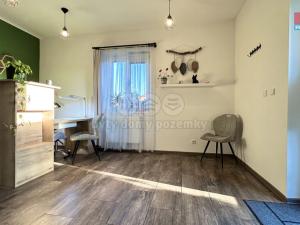 Pronájem obchodního prostoru, Sadská, Prokopova, 24 m2