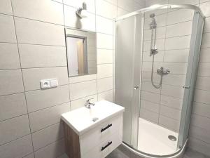 Pronájem bytu 1+1, Kralupy nad Vltavou, nám. Mládežníků, 38 m2