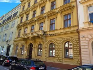 Pronájem bytu 3+1, Praha - Smíchov, Drtinova, 97 m2