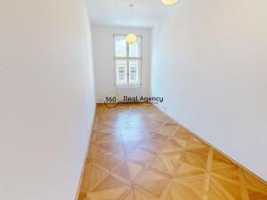 Pronájem bytu 3+1, Praha - Smíchov, Drtinova, 97 m2