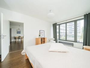 Pronájem bytu 2+kk, Praha - Vršovice, Archangelská, 56 m2