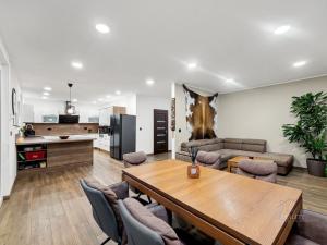 Prodej rodinného domu, Mělnické Vtelno - Radouň, Chorušická, 221 m2